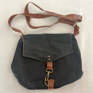 Rachel & Elise crossbody